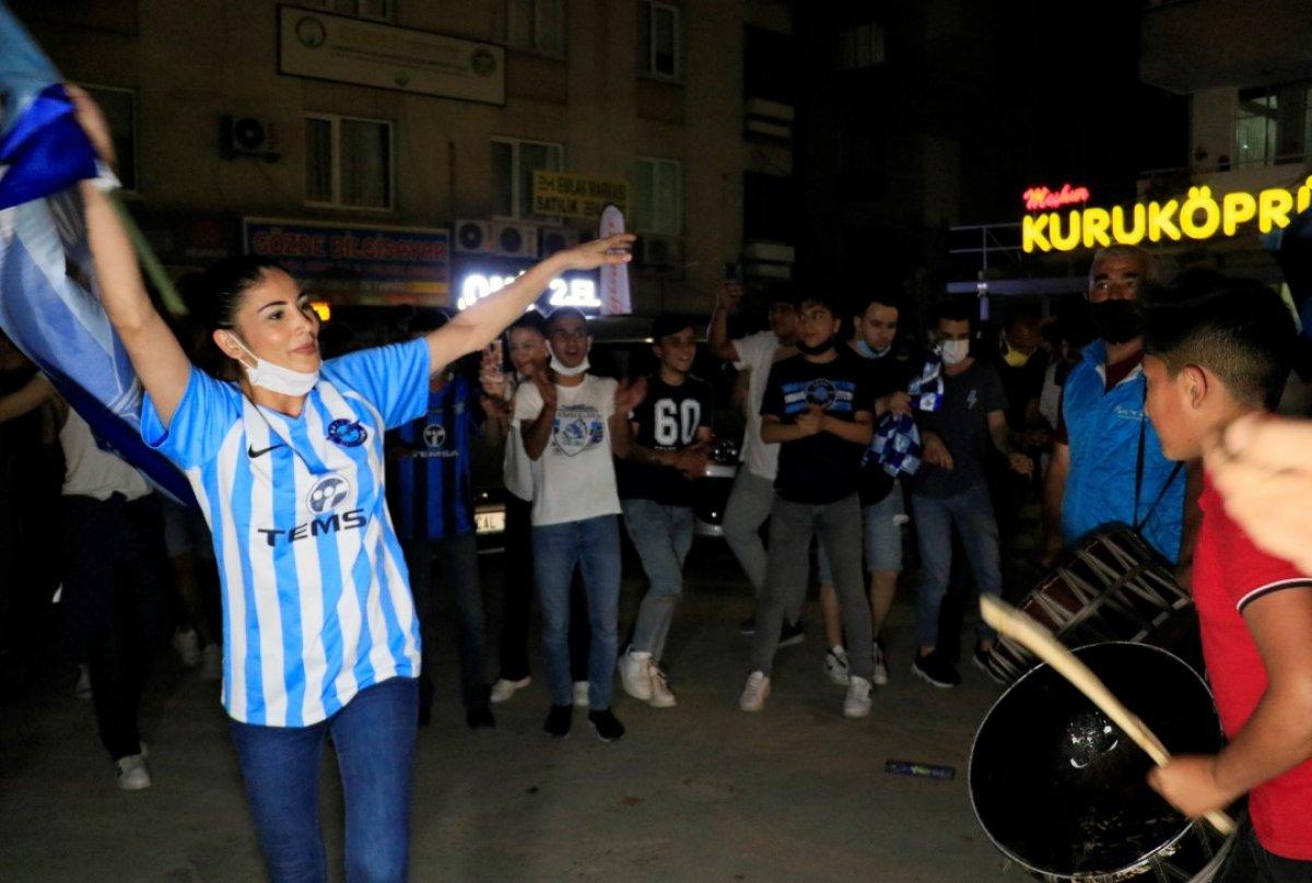 Adana Demirspor'un 26 yıl sonra gelen şampiyonluğu kentte coşkuyla kutlandı