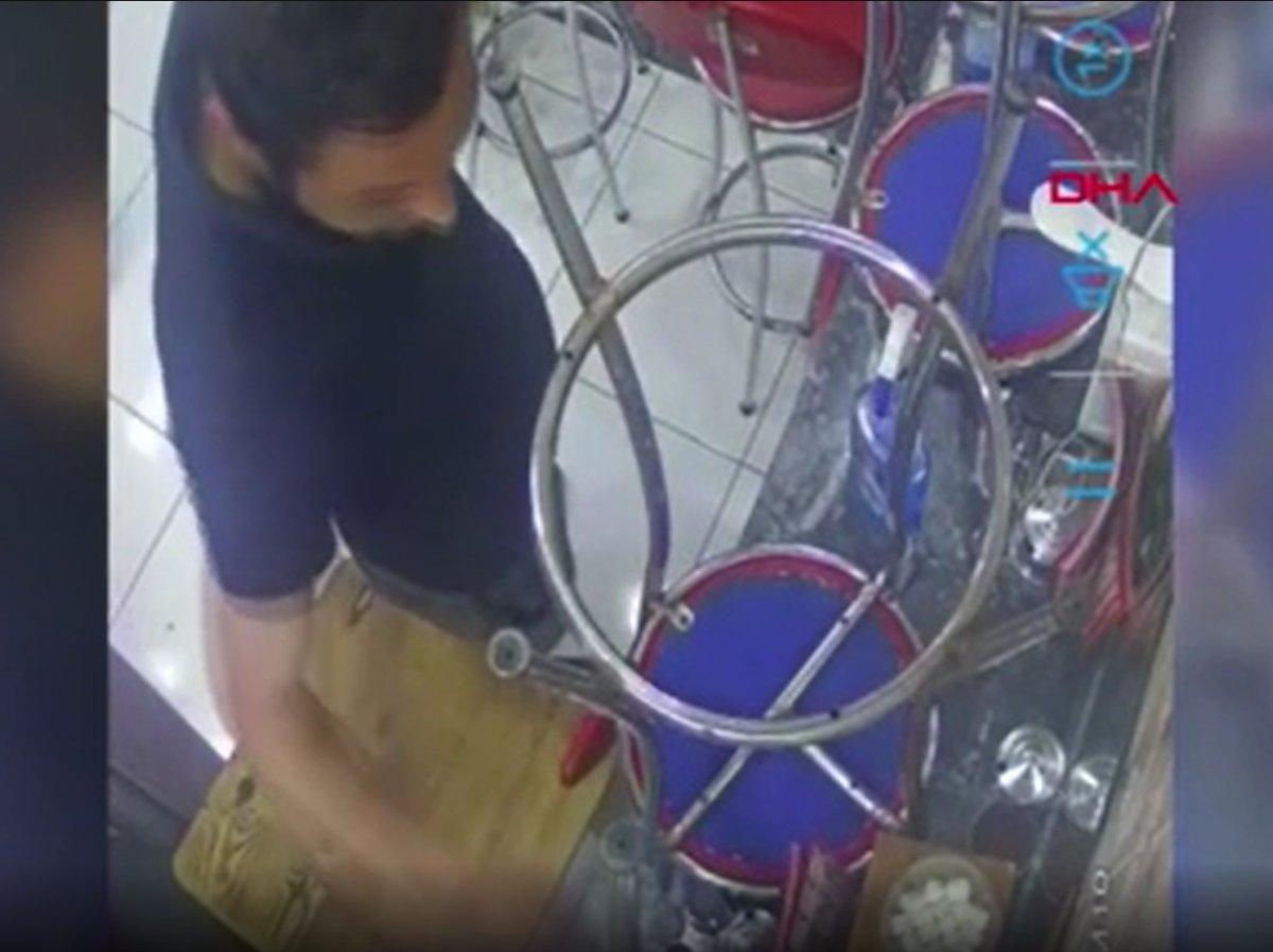 Fatih’te cep telefonu hırsızı bekçilere yakalandı