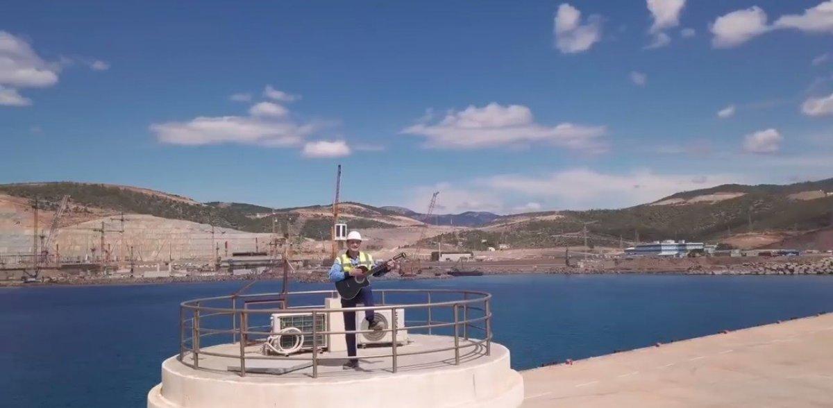 Akkuyu NGS çalışanları, Rusça şarkı söyleyerek klip çekti