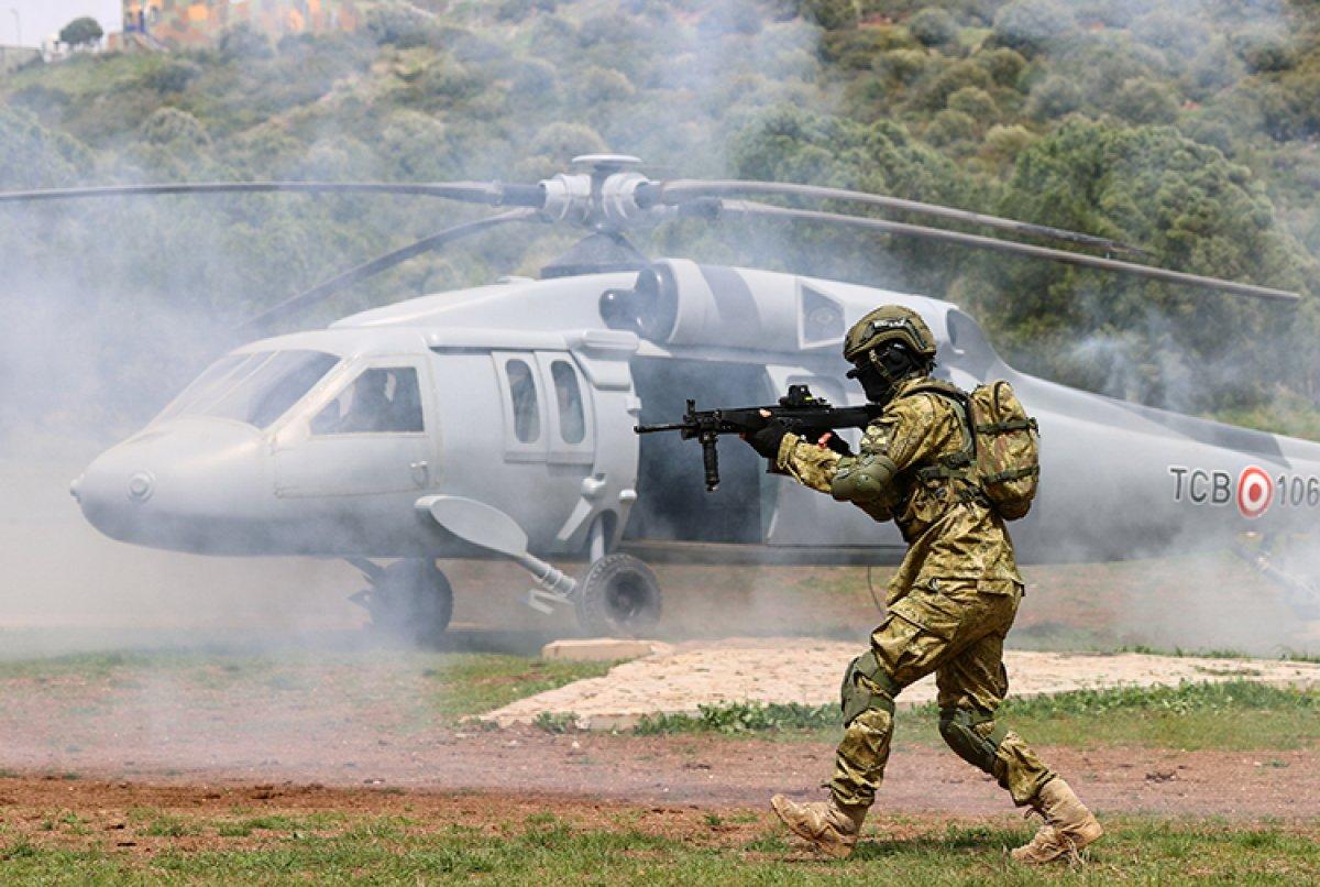 Türk amfibi deniz piyadelerinin zorlu eğitimleri