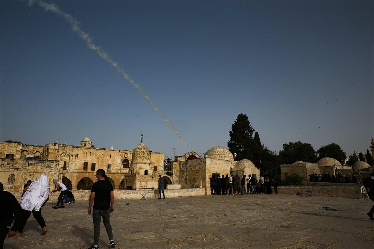 İsrail polisinden nöbet tutan Filistinlilere sert müdahale