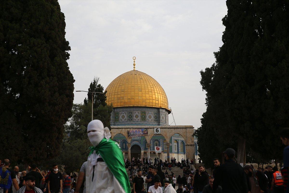 İsrail polisinden nöbet tutan Filistinlilere sert müdahale