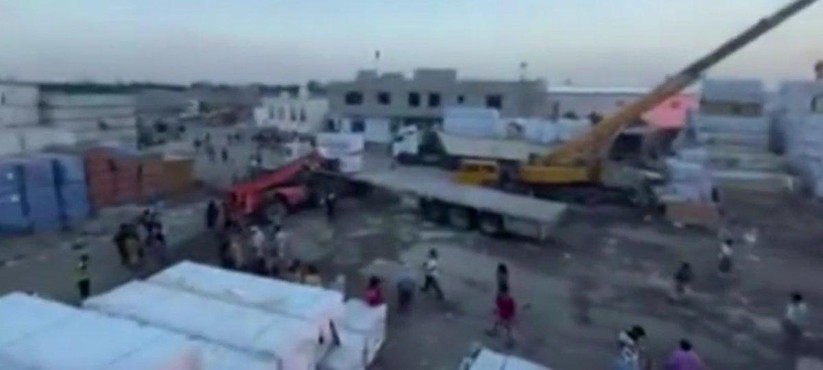 Yemen’de ahşap deposunda çıkan yangın evlere sıçradı