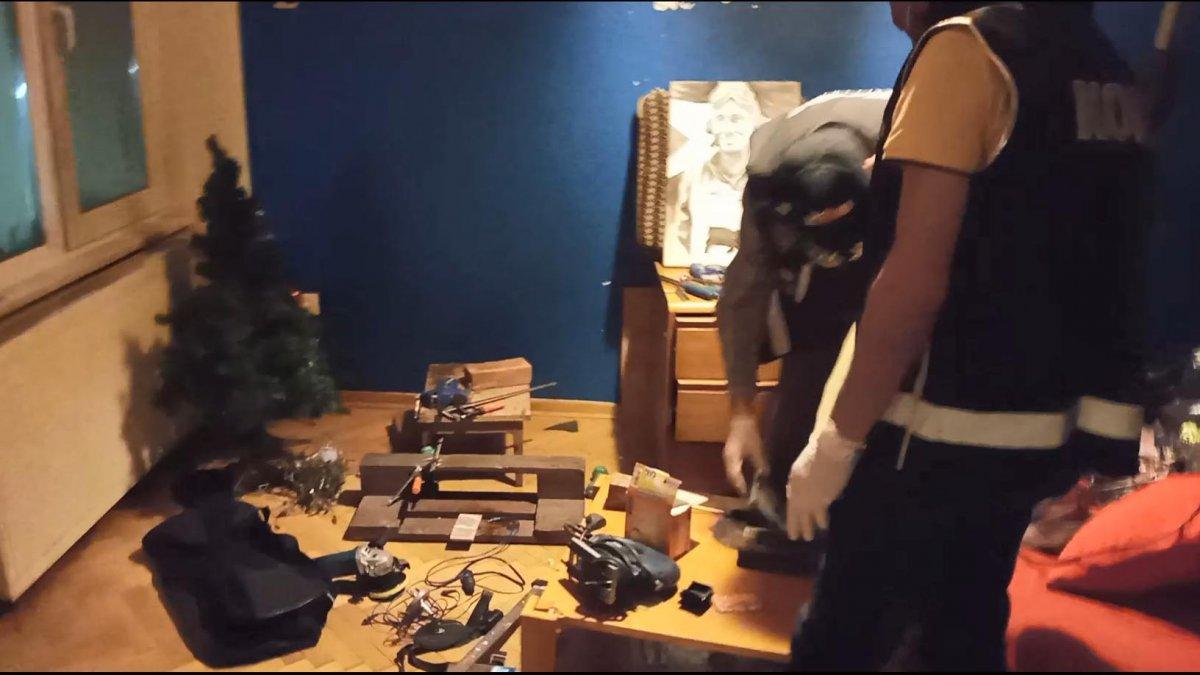 Eskişehir'de odasını silah atölyesine çeviren şahıs yakalandı