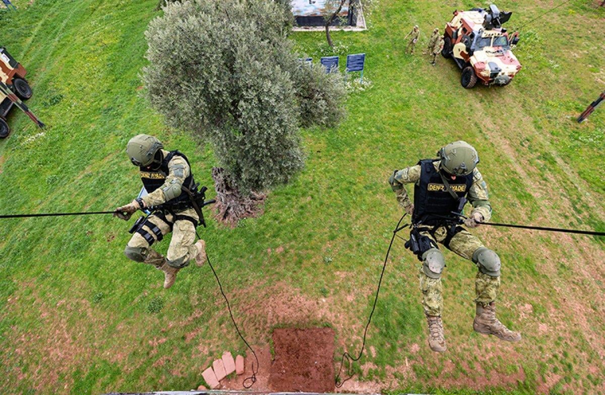 Türk amfibi deniz piyadelerinin zorlu eğitimleri