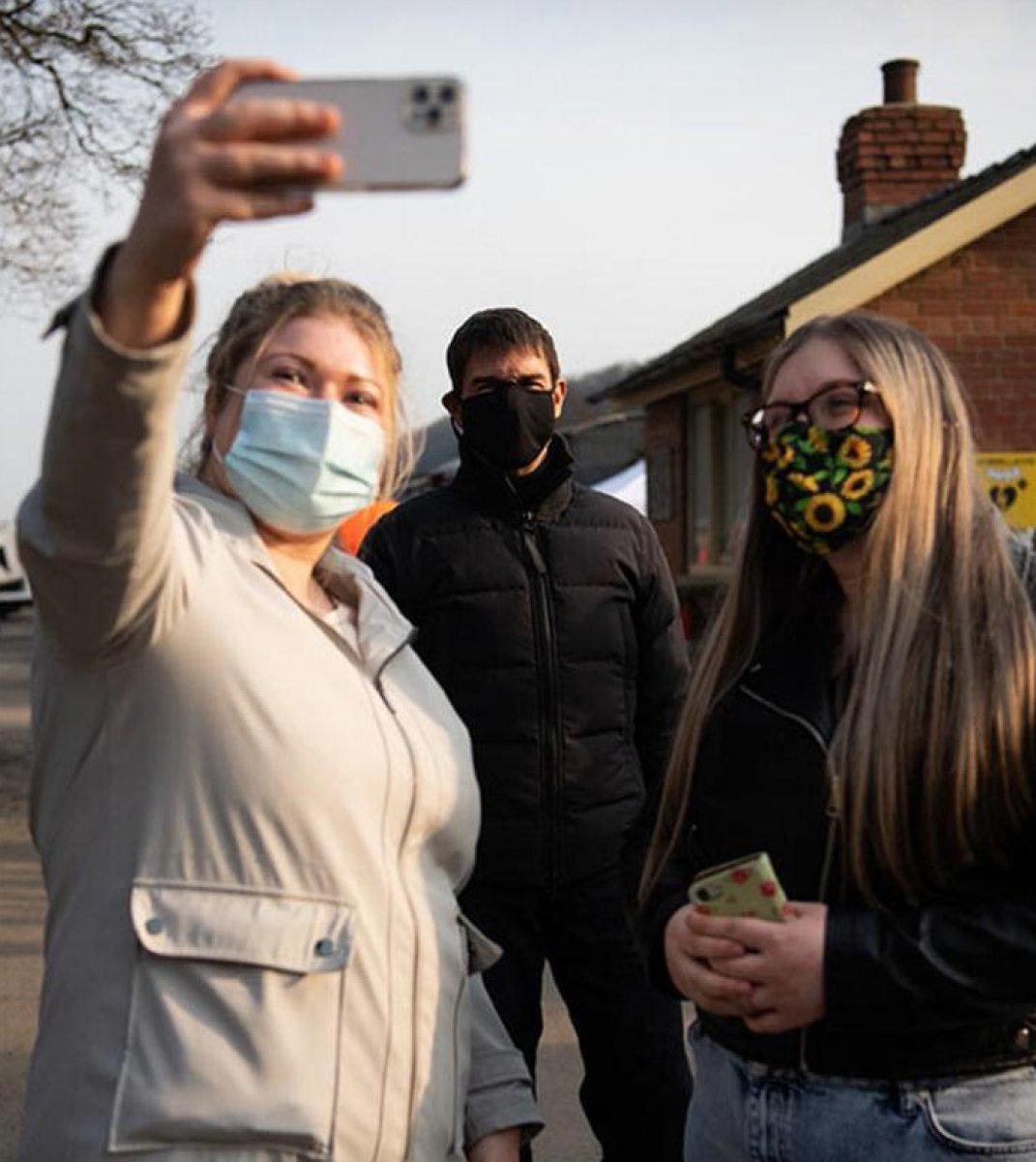 Tom Cruise'un hayranları seti bastı