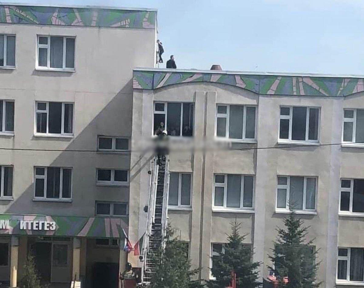 Rusya'da okula silahlı saldırı