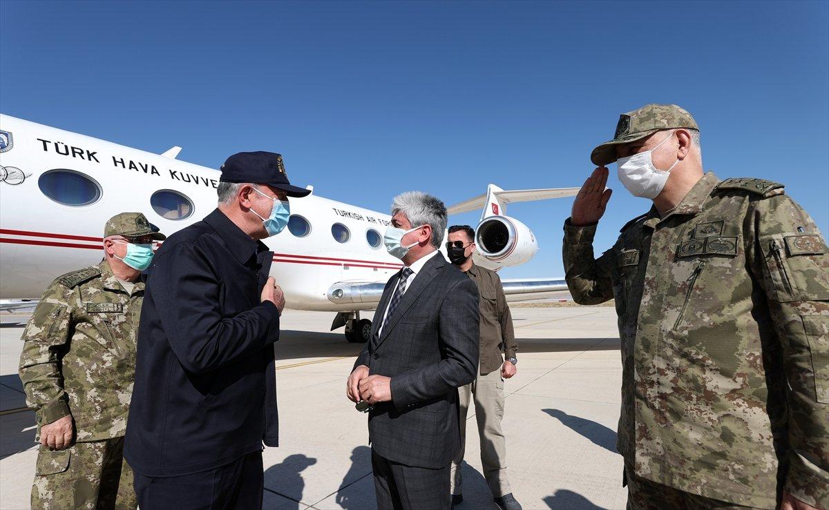 Hulusi Akar: İdlib’de huzur ve güvenliği sağlamakta kararlıyız