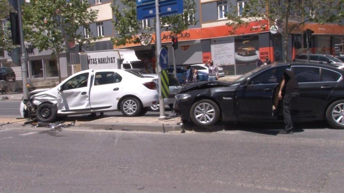 Sancaktepe'de trafik kazası: 1 yaralı