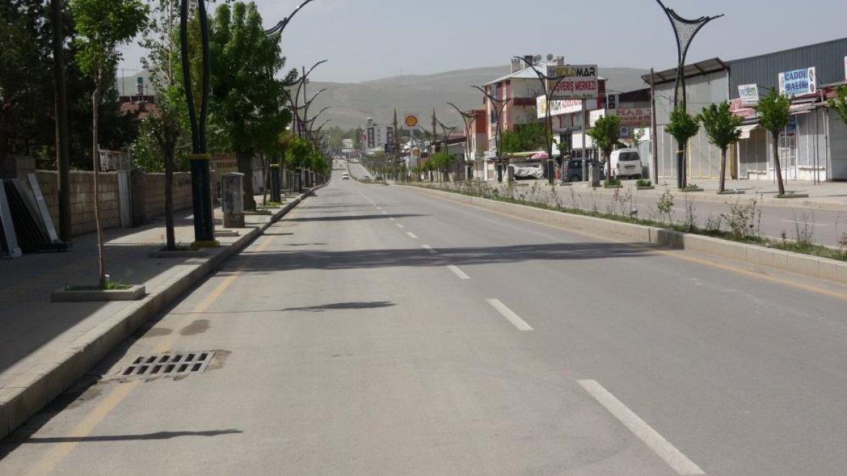 Van sokaklarında sessizlik hakim