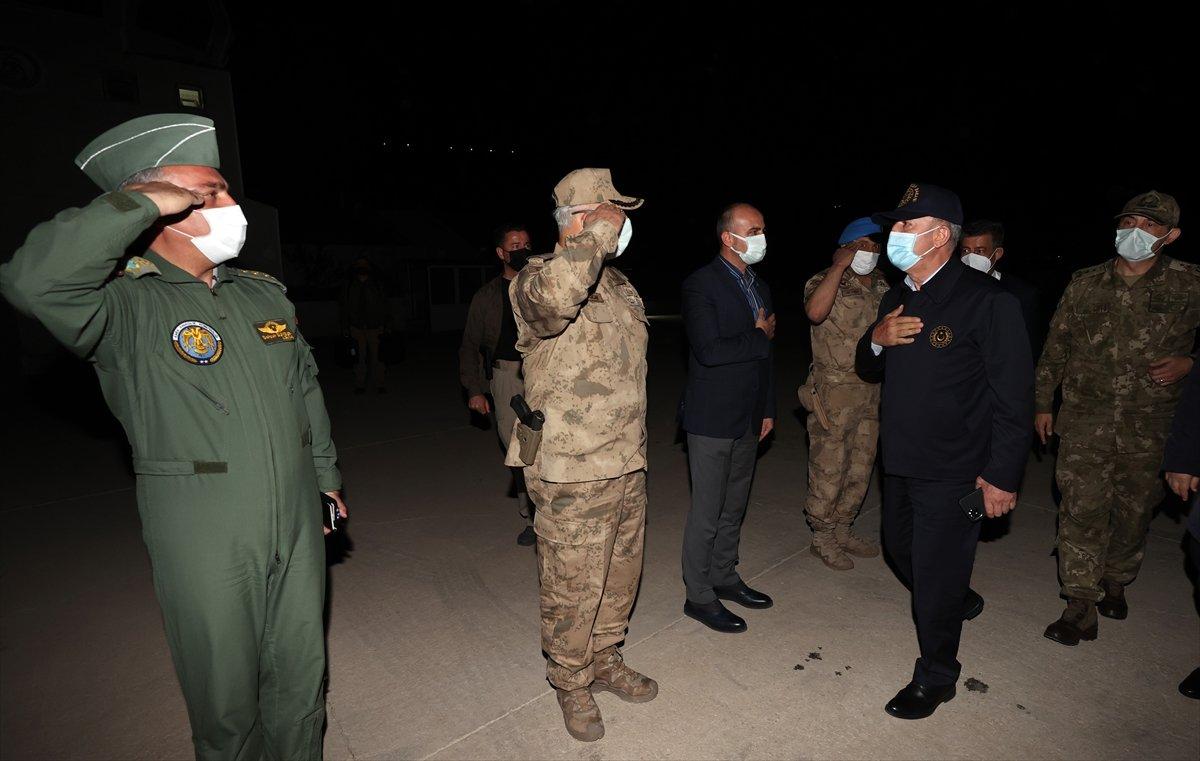 Hulusi Akar, Pençe Şimşek ve Pençe Yıldırım operasyonlarına komuta etti