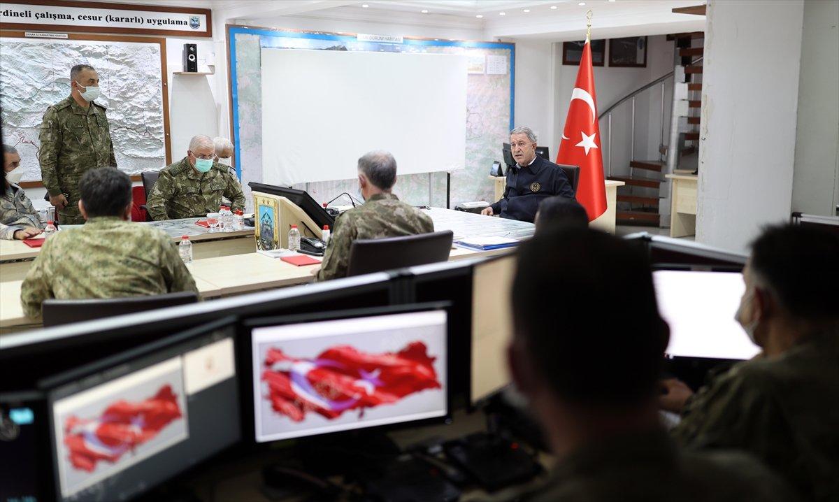 Hulusi Akar, Pençe Şimşek ve Pençe Yıldırım operasyonlarına komuta etti