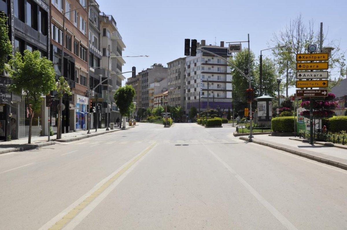 Eskişehir sokaklarında sessizlik hakim
