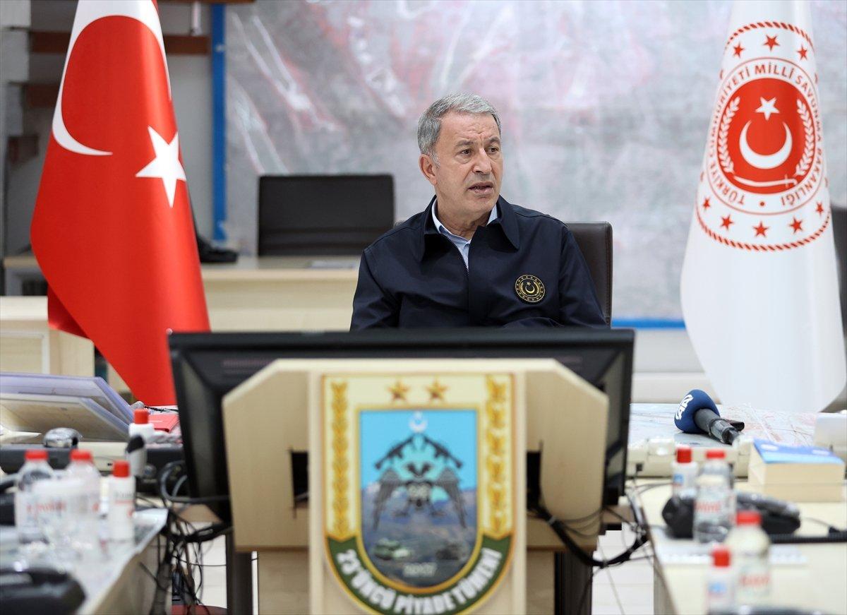 Hulusi Akar, Pençe Şimşek ve Pençe Yıldırım operasyonlarına komuta etti