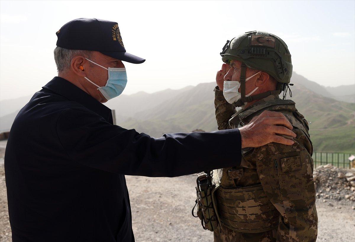 Hulusi Akar: S-400 kimse için tehdit değil