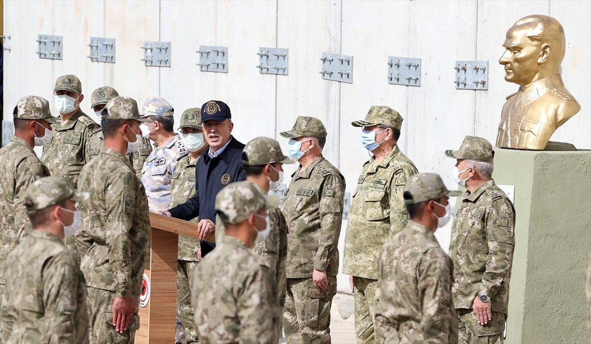 Hulusi Akar: S-400 kimse için tehdit değil