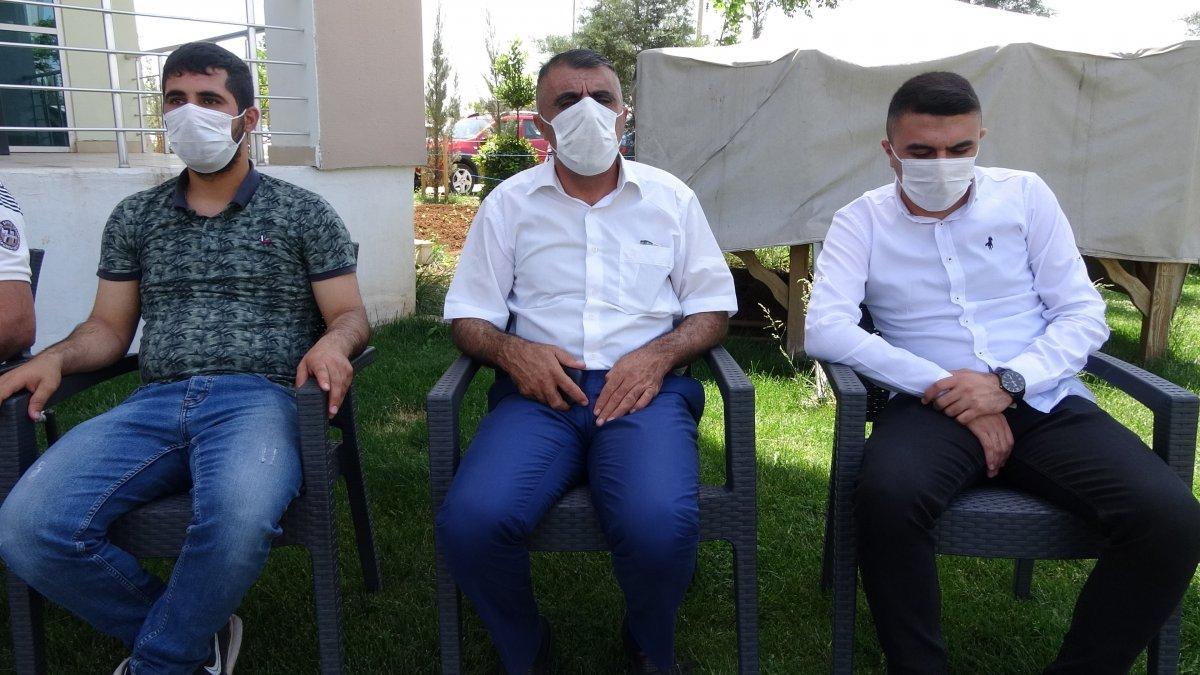 Evlat nöbetindeki aileler bayramda da bekleyişlerini sürdürüyor