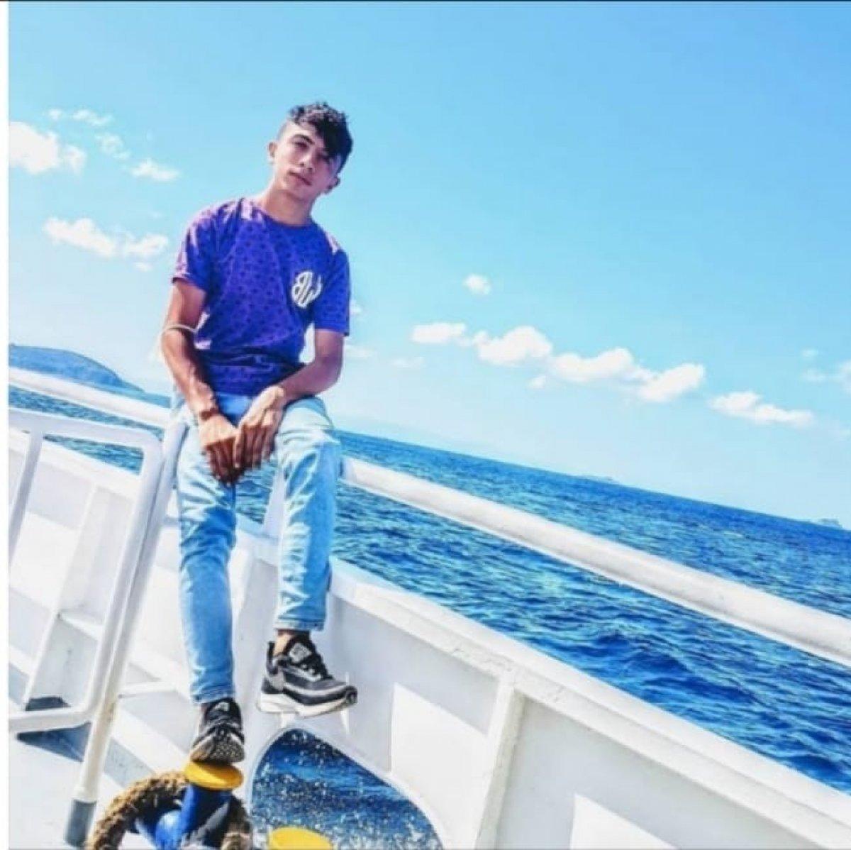 Arnavutköy'de 19 yaşındaki genç bıçaklanarak öldürüldü