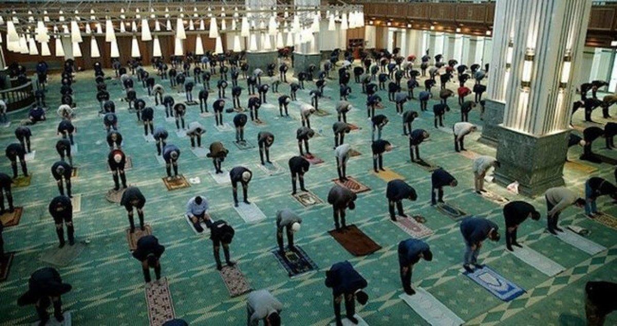 14 Mayıs cuma namazı saati: Bugün camilerde cuma namazı kılınacak mı?