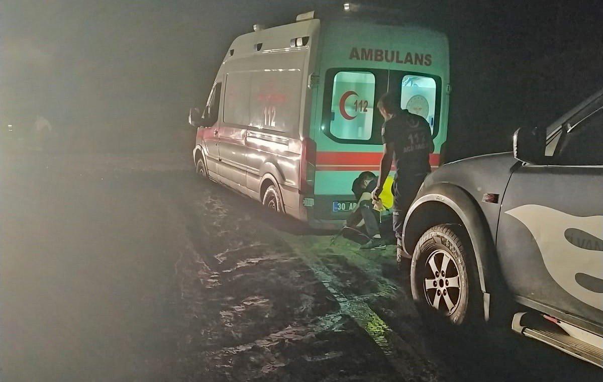 Van-Yüksekova karayolunda heyelan