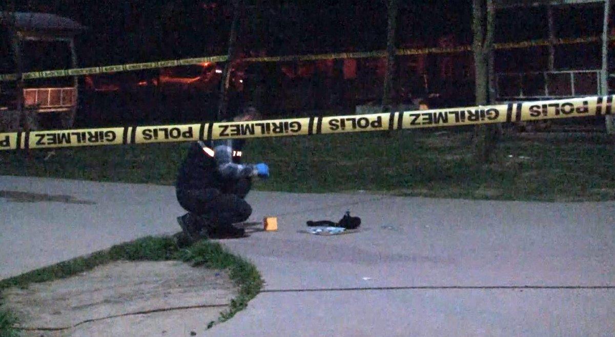 Arnavutköy'de 19 yaşındaki genç bıçaklanarak öldürüldü