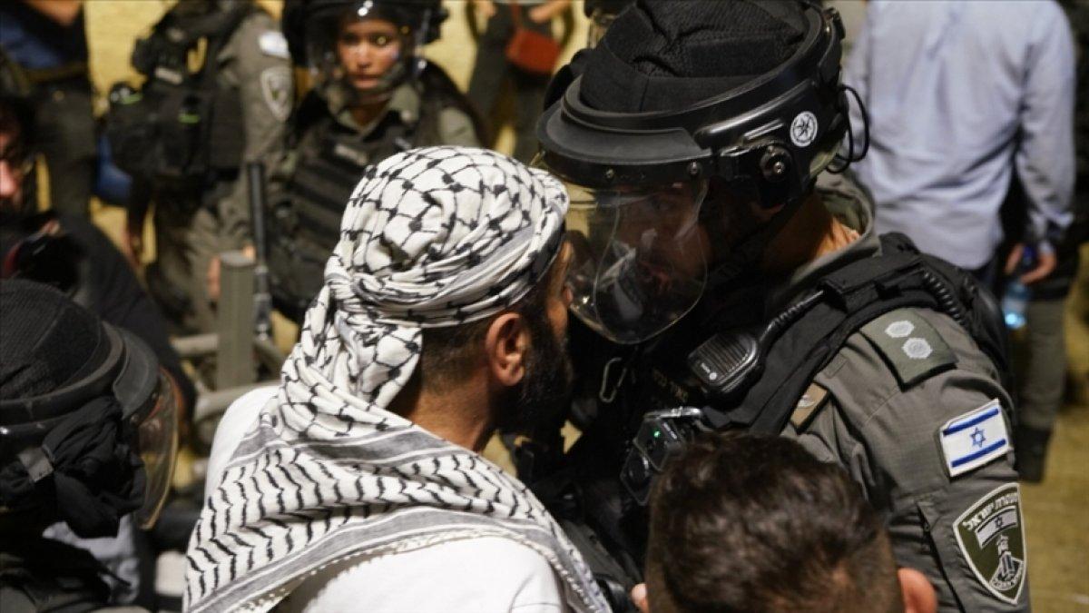 İsrail'in Nazi Almanyası'ndan farkı olmadığını anlatan karikatür