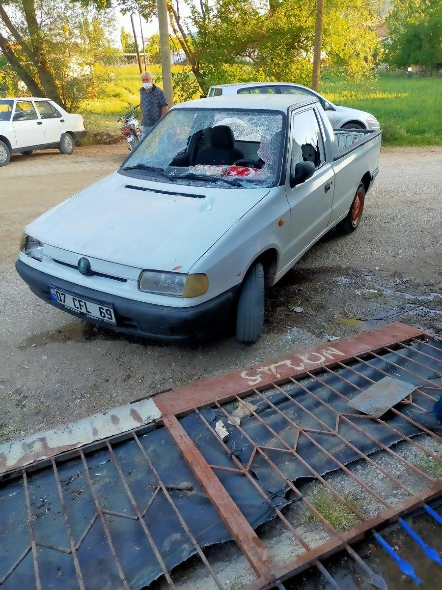 Burdur’da 'ne bakıyorsun' tartışması taşlı sopalı kavgaya dönüştü