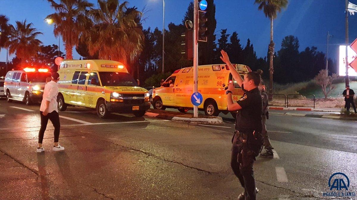 Kudüs'te sinagog ayininde tribün çöktü