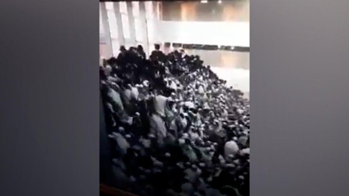 Kudüs'te sinagog ayininde tribün çöktü