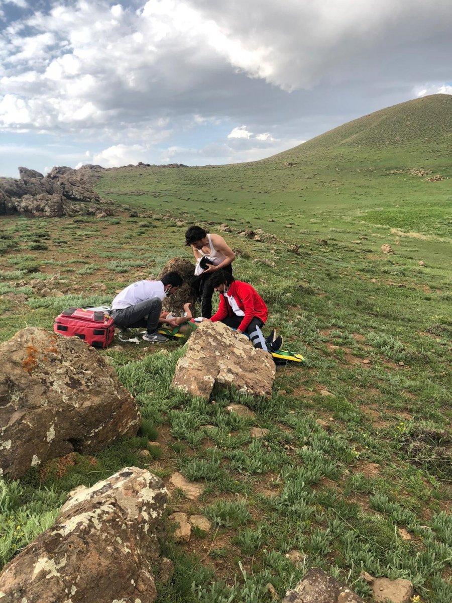 Van Erek Dağında yaralanan çocuk için ambulans helikopter devreye sokuldu