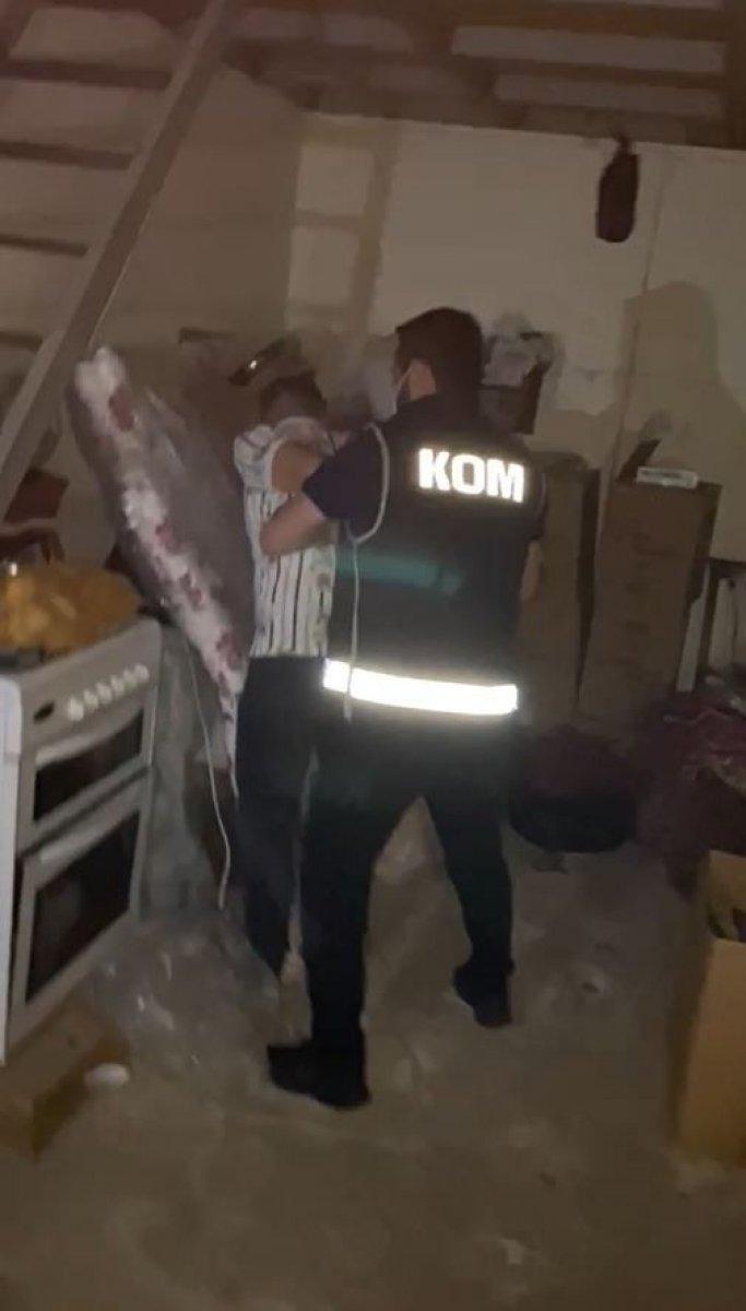 Gaziantep’te 470 bin adet kaçak makaron ele geçirildi