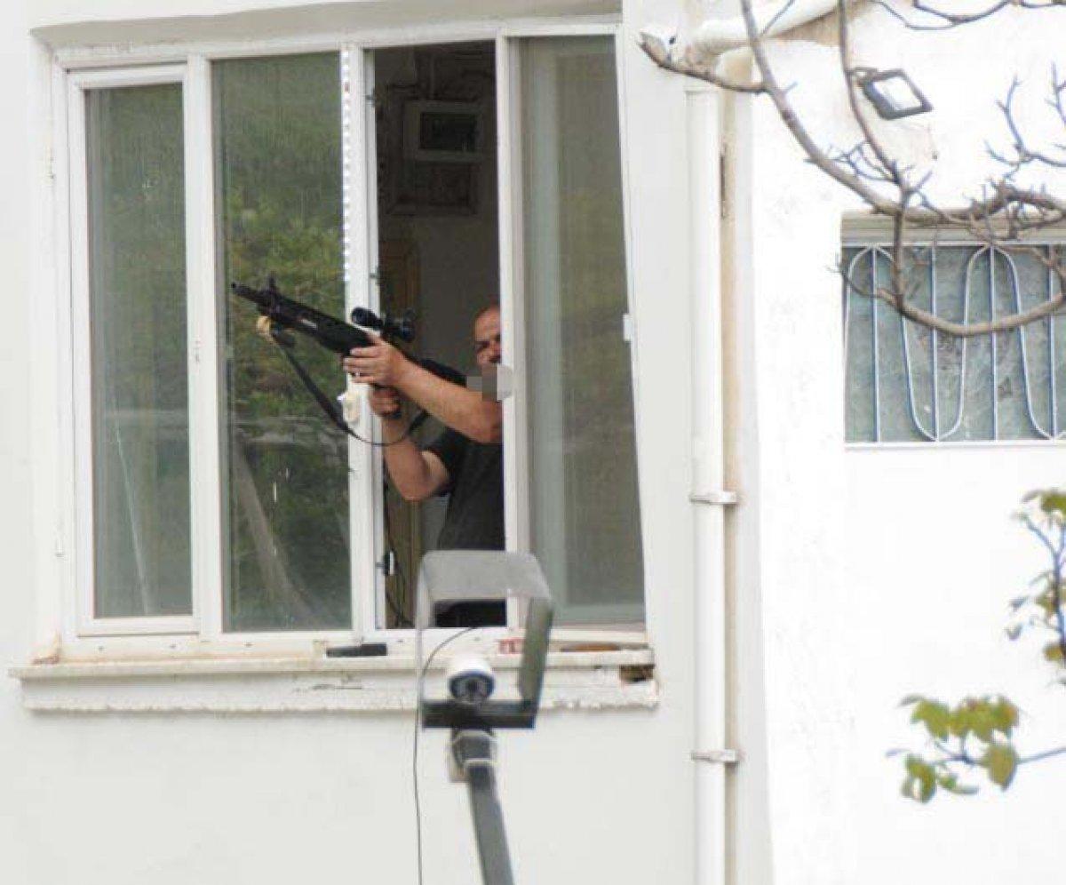 Kayseri'de pencereden tüfekle rastgele ateş açtı