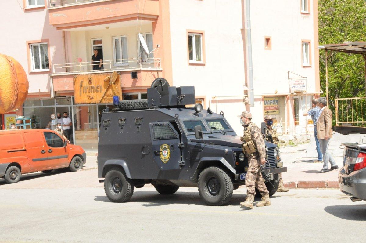 Kayseri'de pencereden tüfekle rastgele ateş açtı