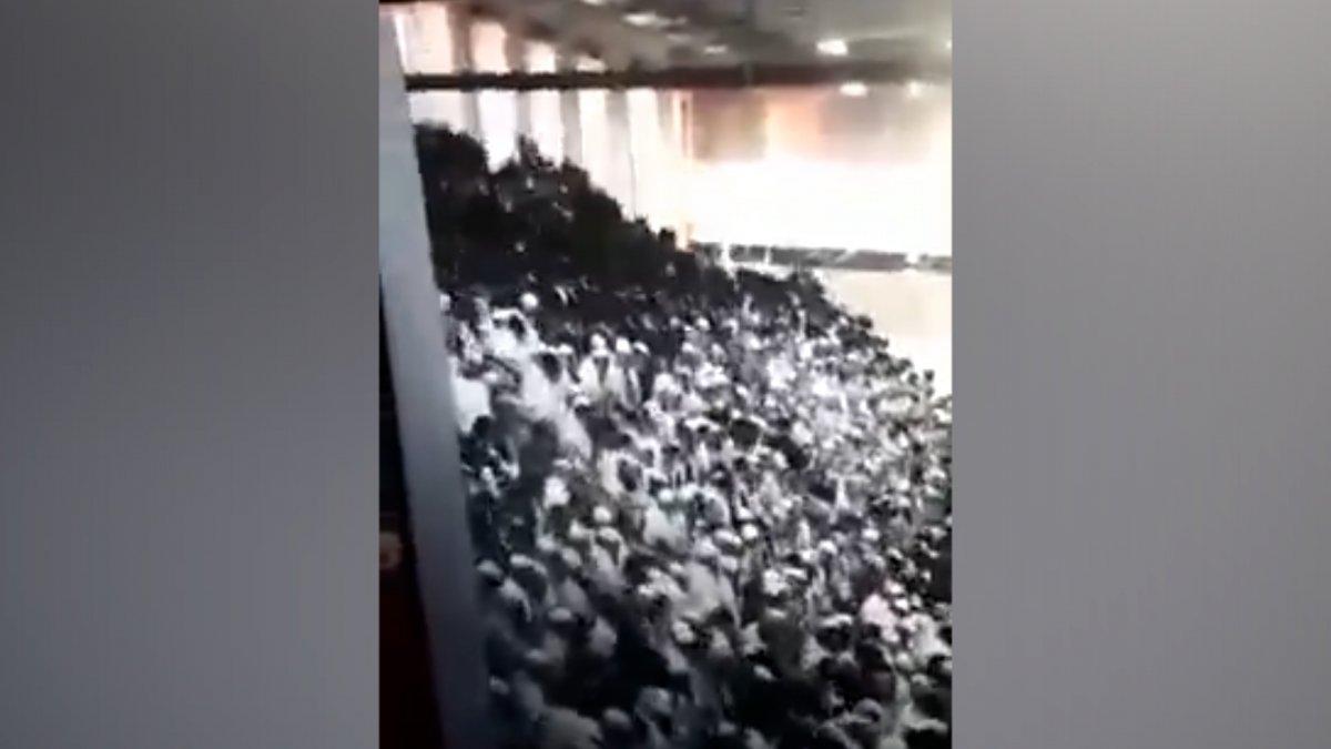 Kudüs'te sinagog ayininde tribün çöktü