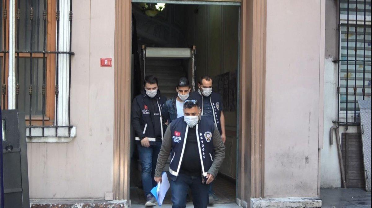 Beyoğlu’nda silahlı kavga kamerada