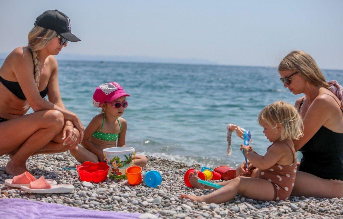 Antalya'ya gelen turist sayısı yarım milyonu aştı