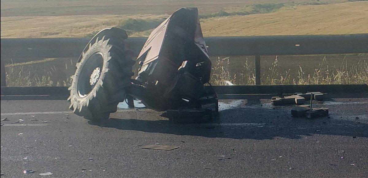 Gaziantep’te kaza: Traktör ikiye ayrıldı