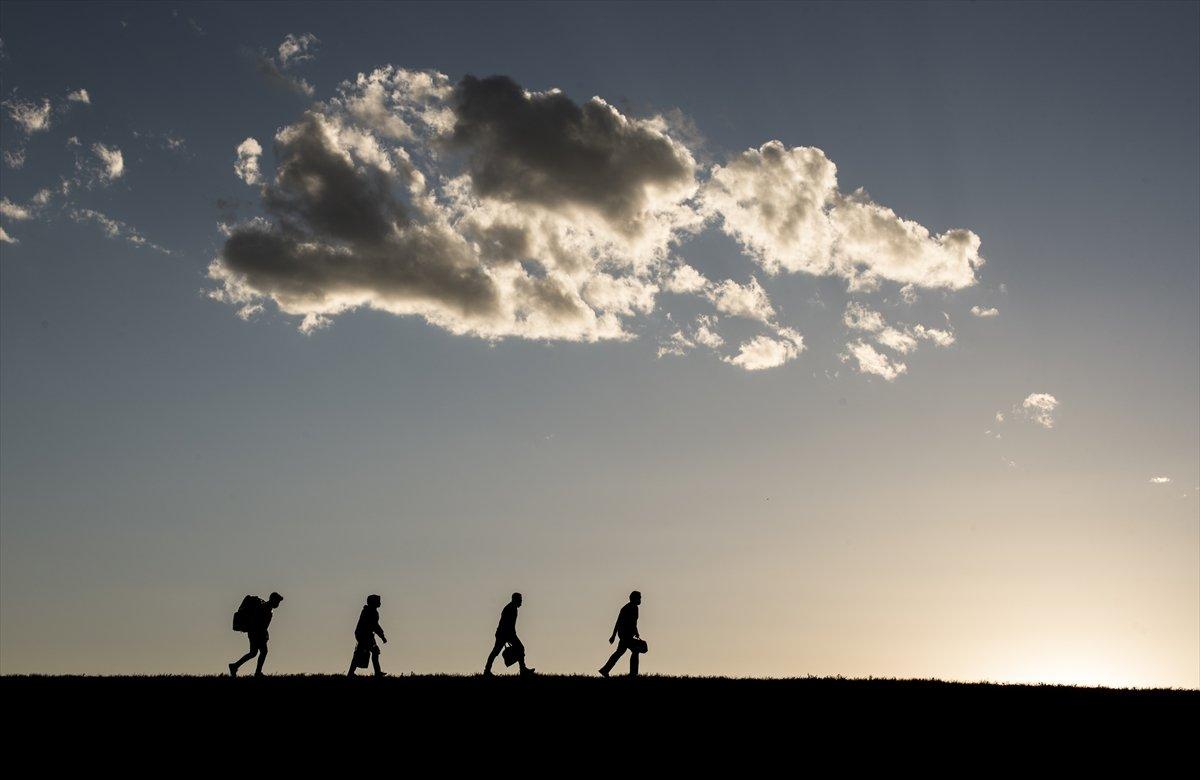 Karslı sağlıkçılar köylerde aşı mesaisine devam ediyor