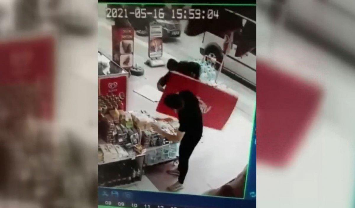 Ankaralı market çalışanlarının rüzgarla imtihanı