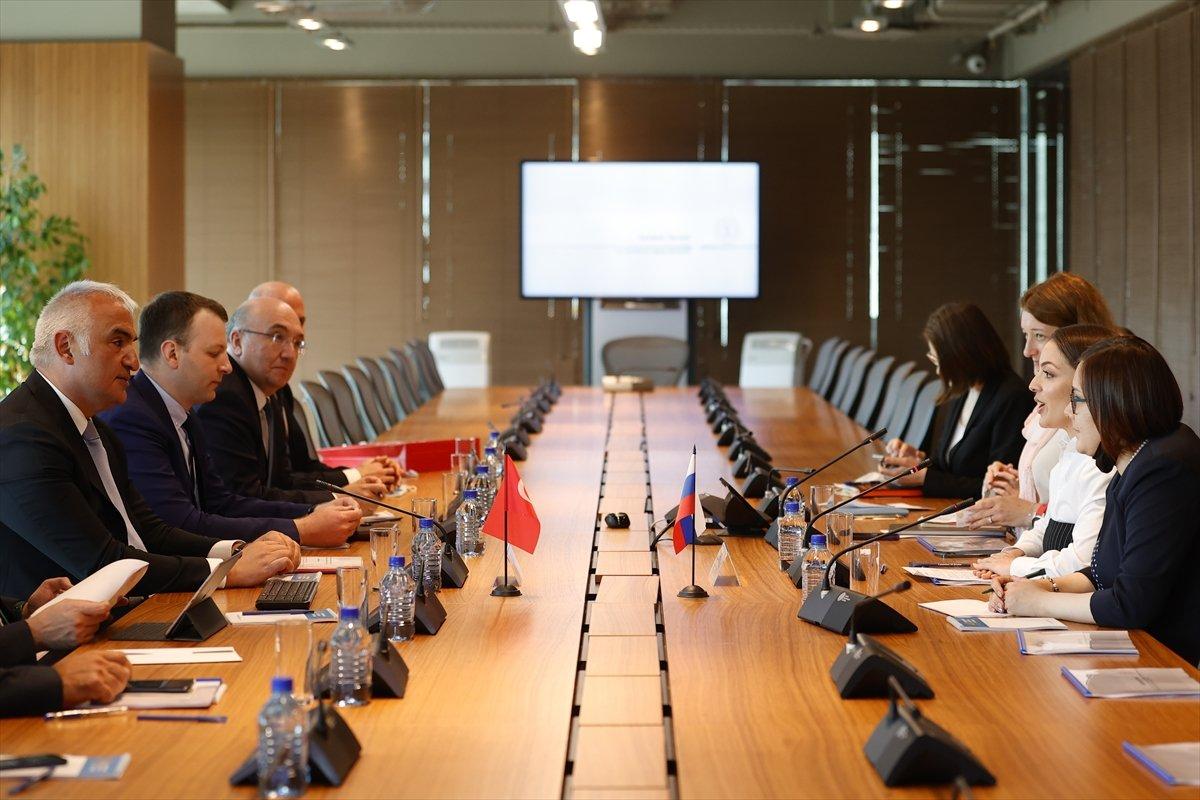 Mehmet Nuri Ersoy: Rusya hava trafiğini açılması talebini olumlu karşıladı