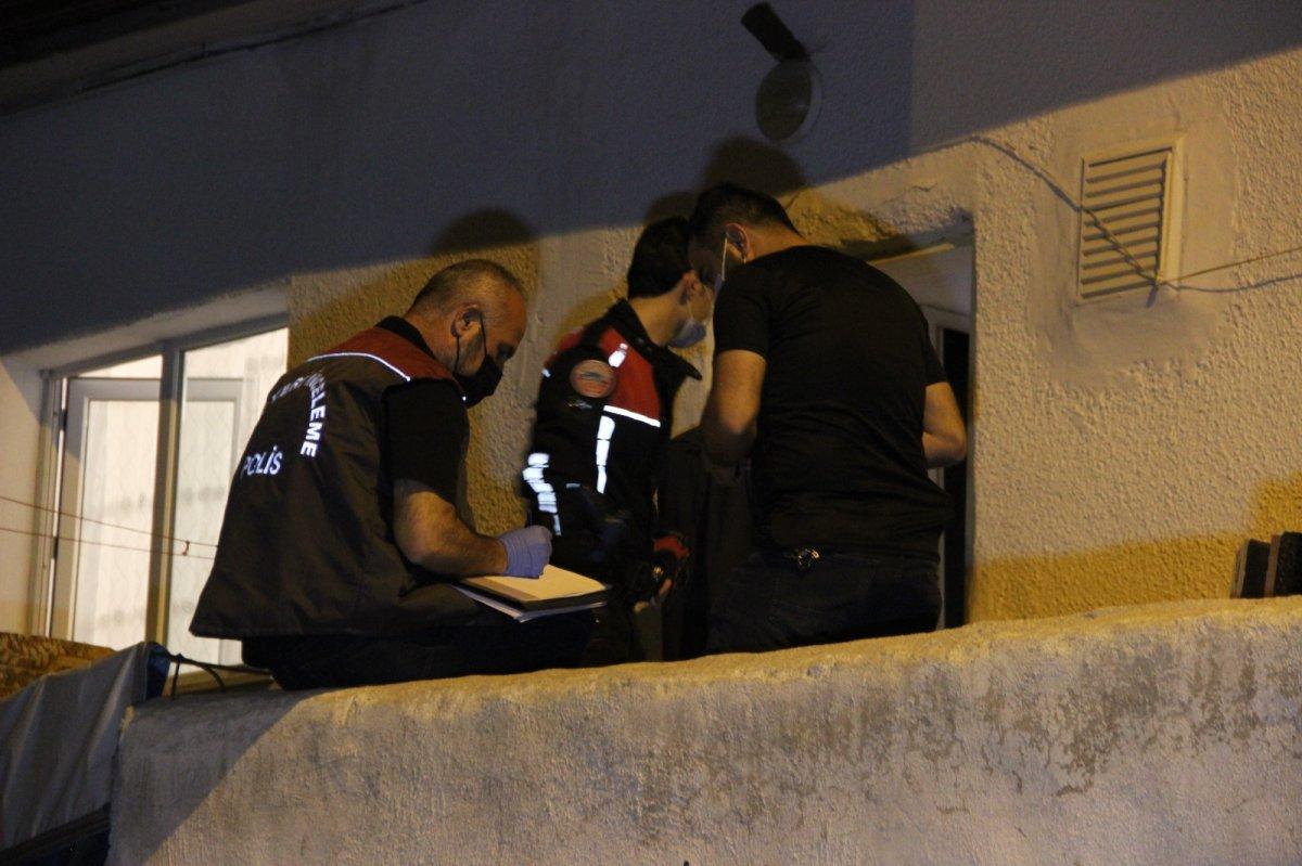 Karaman'da kazayla eşini bacağından vurdu