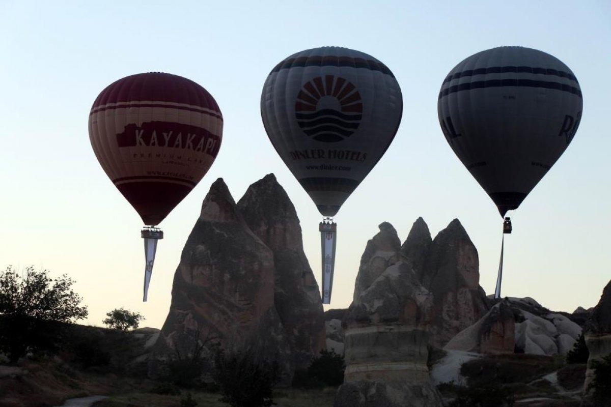 Şampiyonluk kutlanıyor: Kapadokya'da balonlar 'Beşiktaş' bayrakları ile havalandı