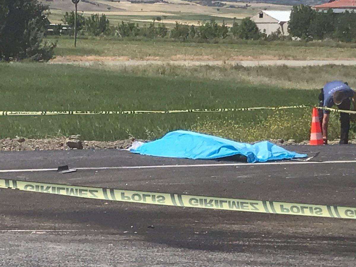 Denizli’de sürücü araçtan fırlayıp, can verdi