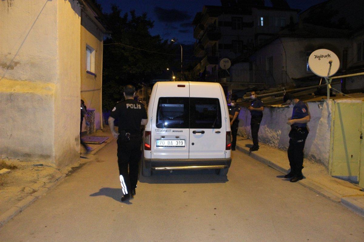 Karaman'da kazayla eşini bacağından vurdu