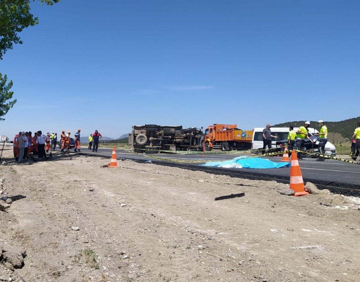Denizli’de sürücü araçtan fırlayıp, can verdi