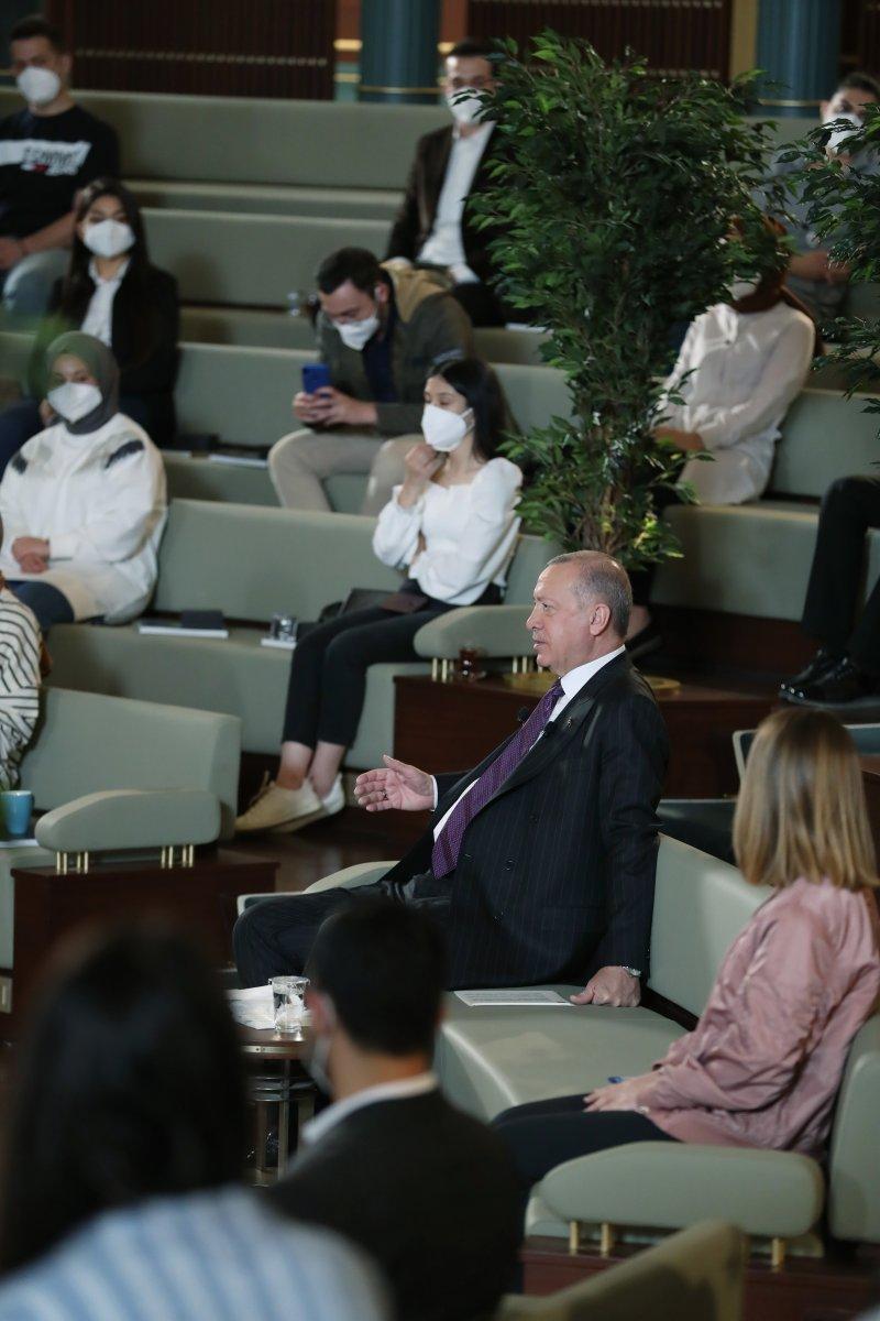 Cumhurbaşkanı Erdoğan gençlerin sorularını yanıtladı