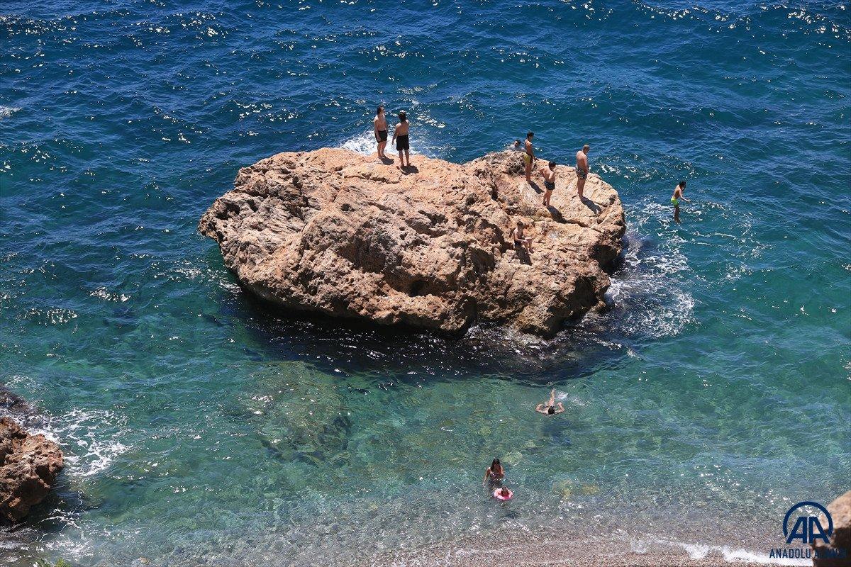 Muğla, Antalya ve Aydın'da sahiller doldu