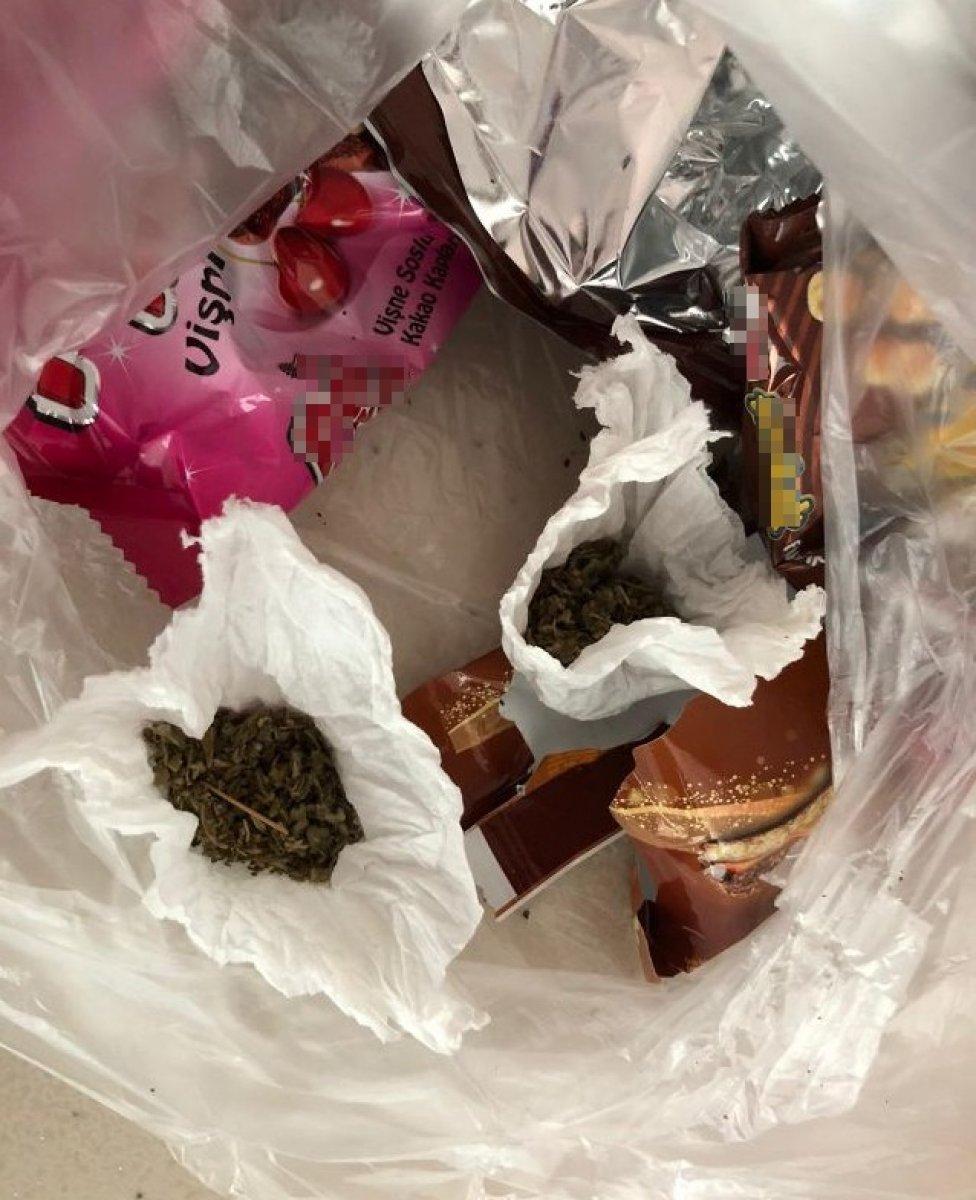 Sakarya'da uyuşturucu tacirlerine şafak operasyonu: 9 gözaltı