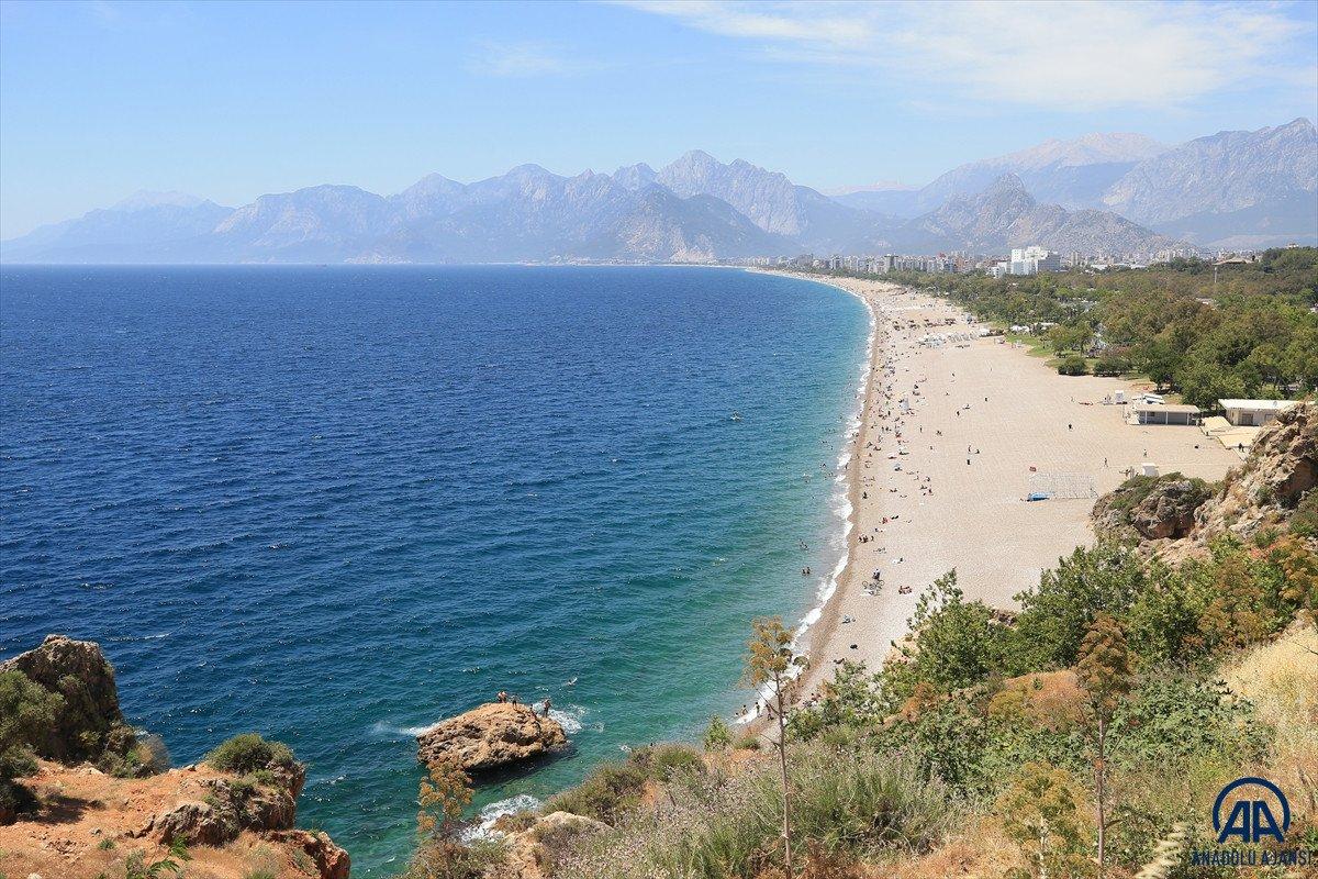 Muğla, Antalya ve Aydın'da sahiller doldu