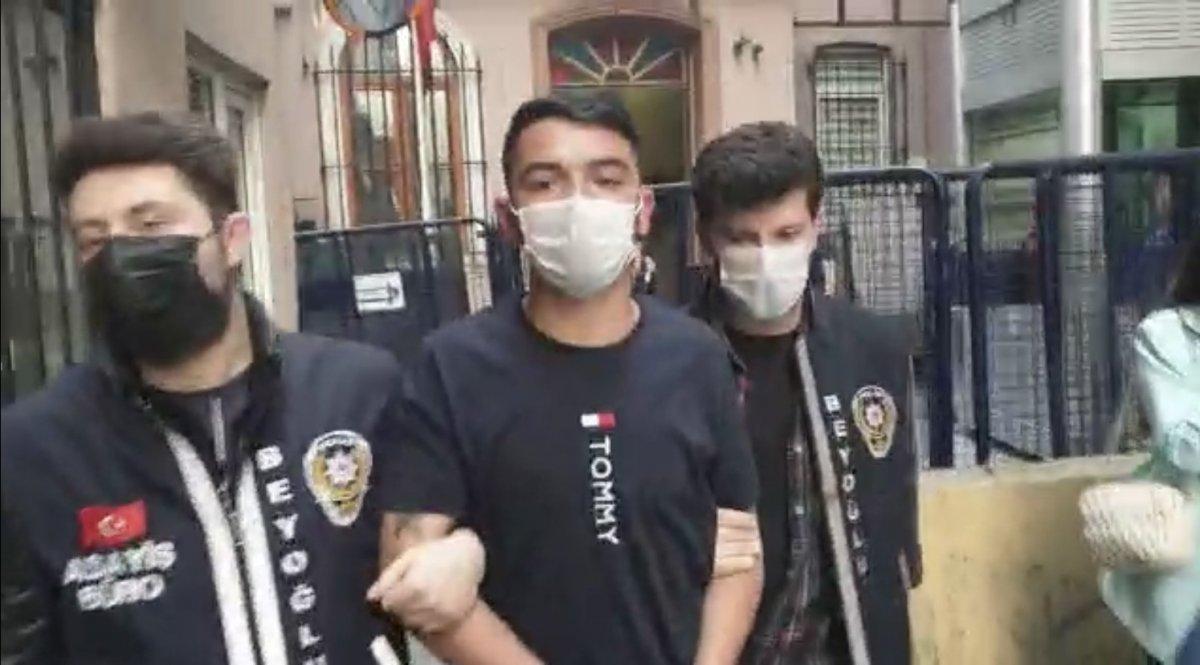 Beyoğlu’nda 19 yaşındaki suçlu, arkadaşını öldürdü